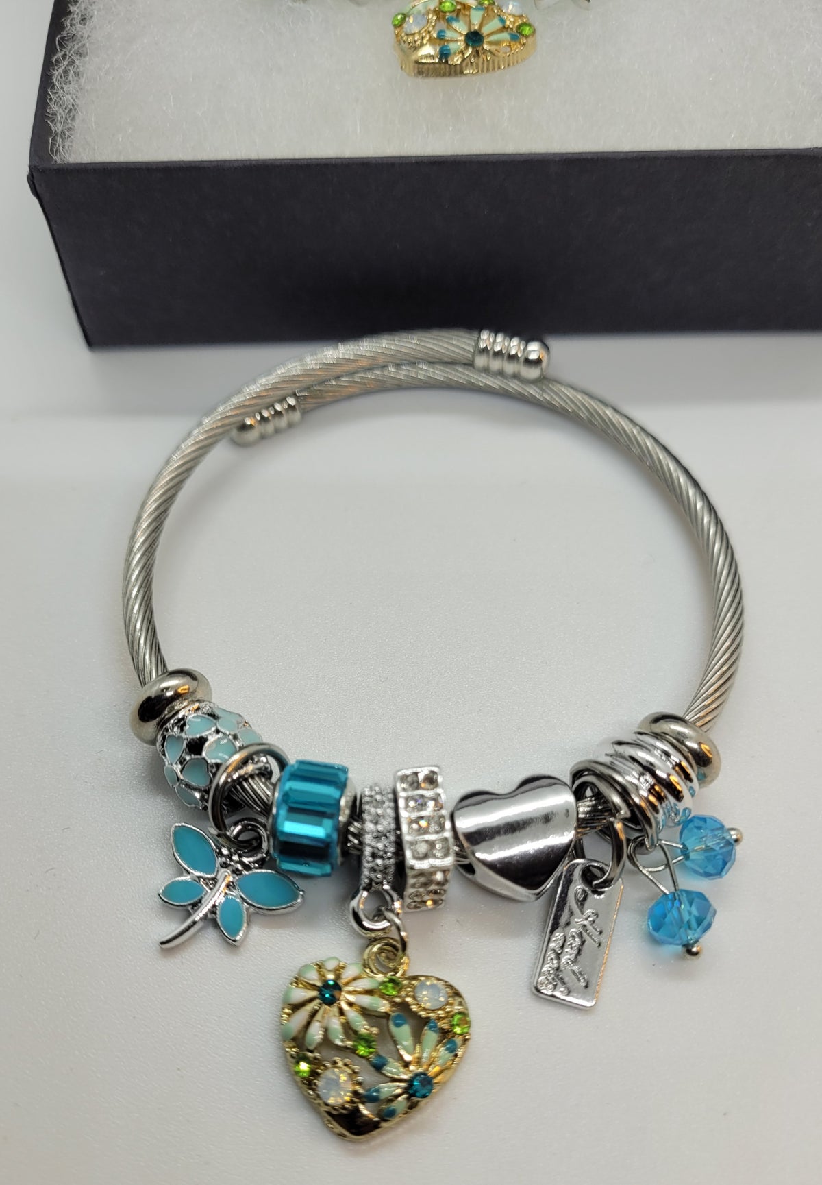 Heart flower bracelet
