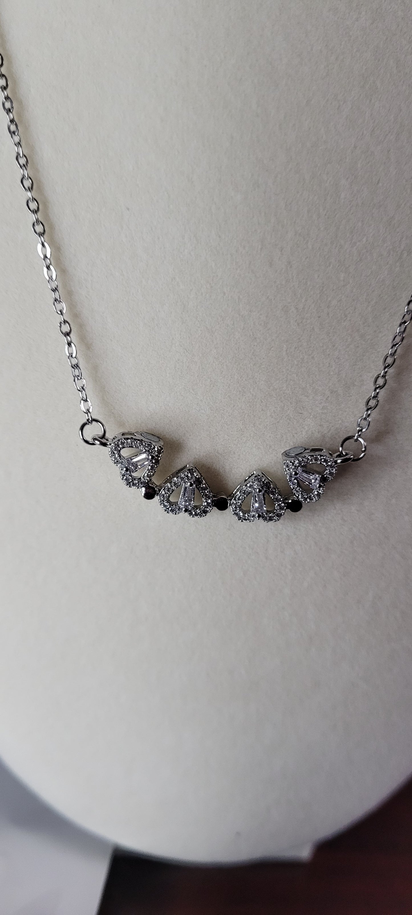 Sliver Heart Clover Magnetic Necklace
