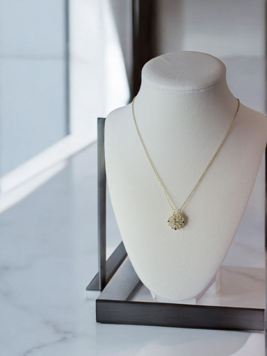 Gold Clover Heart Magnetic Necklace