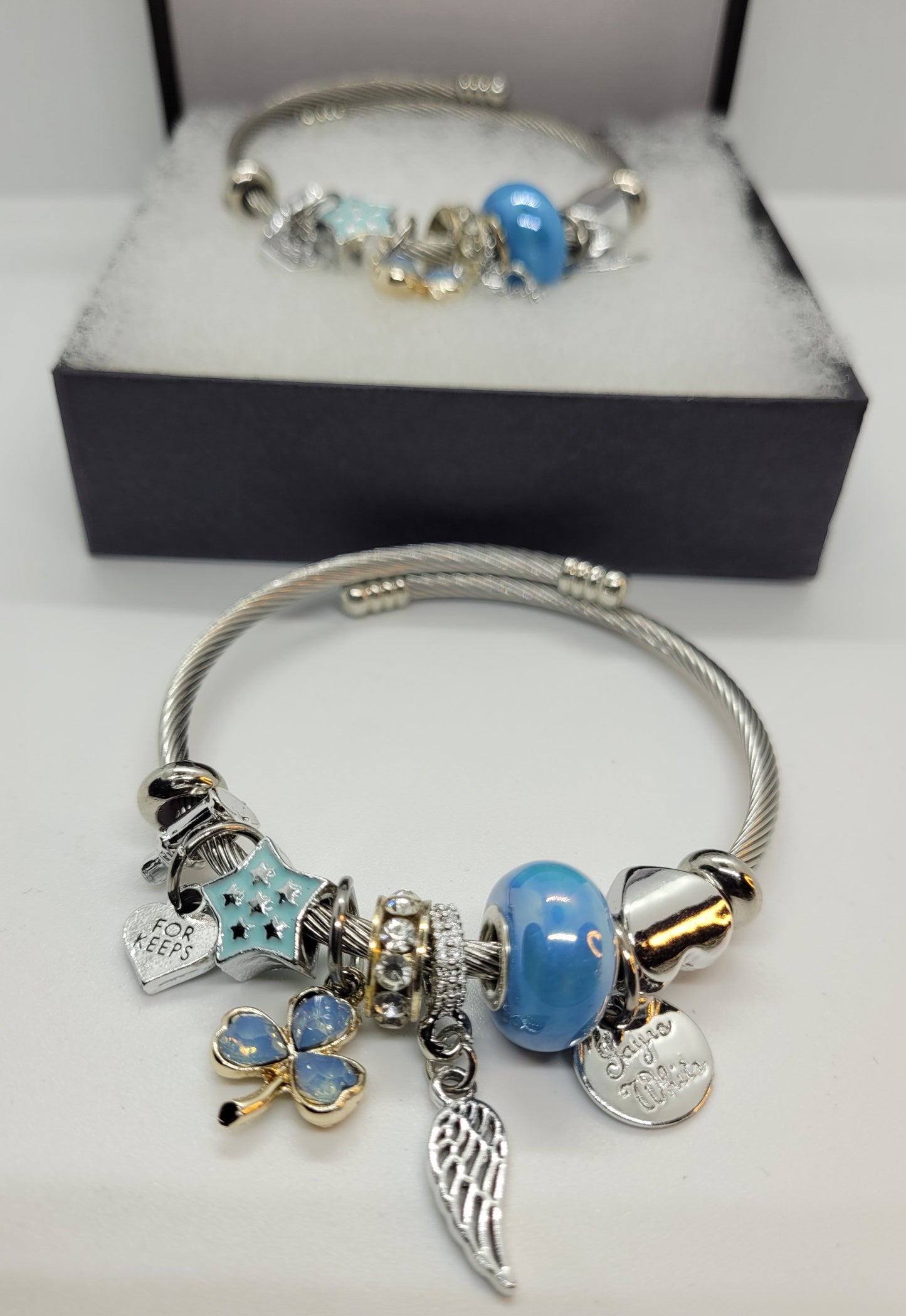 Blue clover and star bracelet